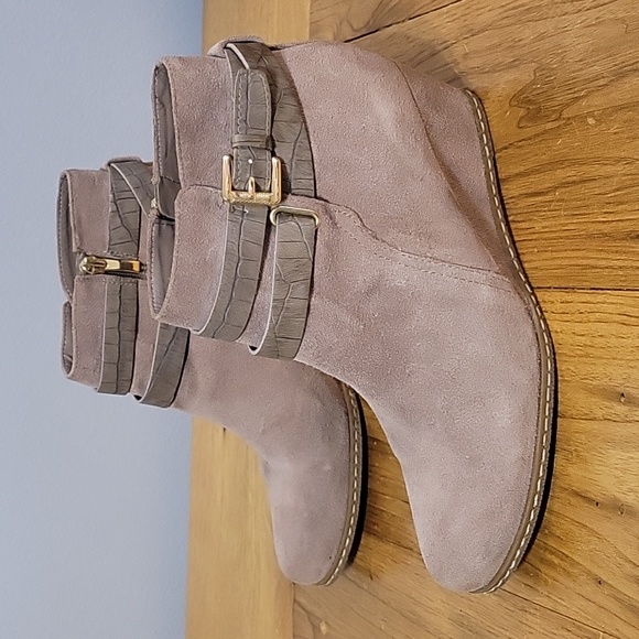 Franco Sarto 9.5 tan leather wedge booties - Picture 1 of 8